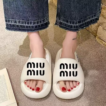 MIU MIU サンダル アイボリー ホワイト サンダル レディース 歩きやすい 厚底 フィット 柔らかい
