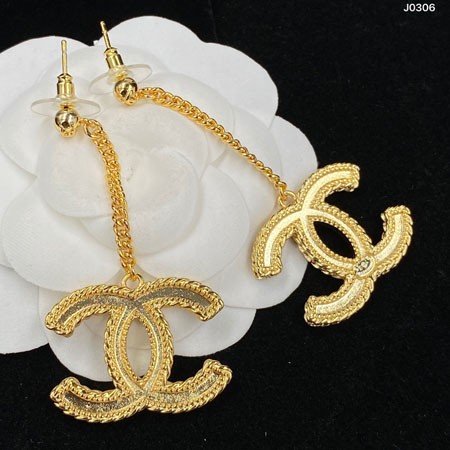 シャネル イヤリング レディース おしゃれ ハイ ブランド アクセサリー CHANEL ココマーク スイング チェーンロング ピアス ゴールド金具