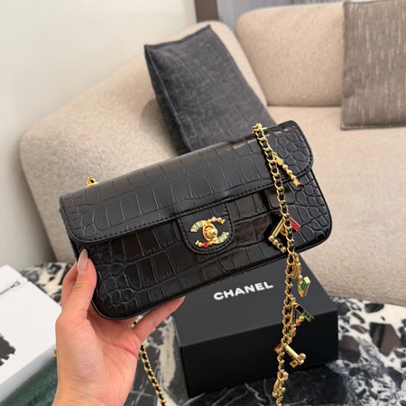 シャネル スモール チェーン フラップ バッグ クロコダイル エンボス カーフスキン & エナメル