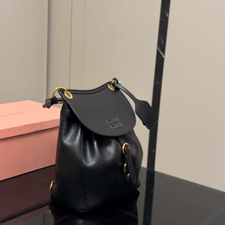 Miu Miu ミュウミュウ リュックサック レザー レディース ミニ バックパック ハンドル付き ブラック 黒