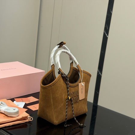 Miu Miu アイビー Ivy トートバッグ レディース 2wayバッグ レザー ミュウミュウ ハンドバッグ 大容量 新品