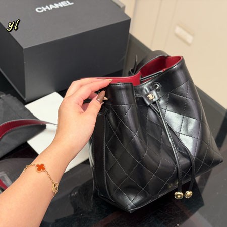 CHANEL ラージ バケットバッグ レディース ショルダーバッグ ホーボーバッグ 巾着 マトラッセ カーフスキン ブラック 黒