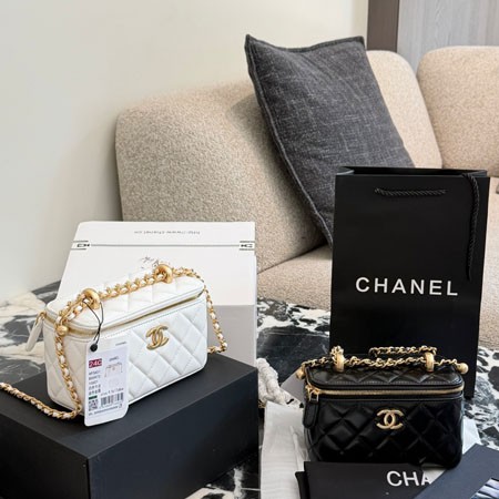 定番人気 シャネル Vanity バニティケース ミラー 付き 化粧ポーチ レディース おしゃれ マトラッセ ラムスキンレザー ブラック ホワイト