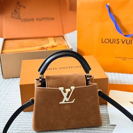 LOUIS VUITTON ルイヴィトン カプシーヌ MINI 2wayハンドバッグ ミニ ショルダーバッグ LVイニシャル ゴールド金具 レディース