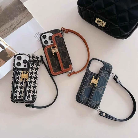 セリーヌ iphone18pro 18promax スマホケース トリオンフ レザー カード 入れ 手首 ストラップ 落下防止 女子 おしゃれ 
