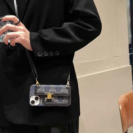 CELINE iphone18promaxケース ティーン トリオンフ