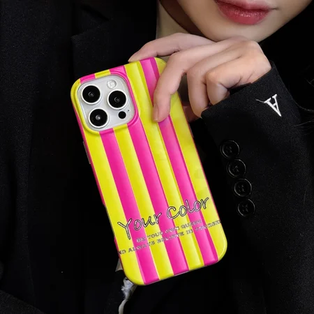 CHANEL iphone18proケース 縦縞 バイカラー