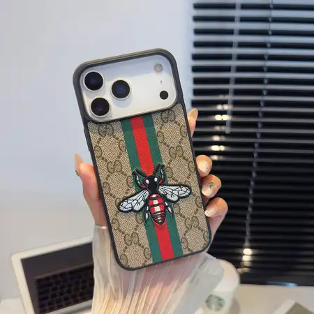 グッチ蛇 iphone18proケース