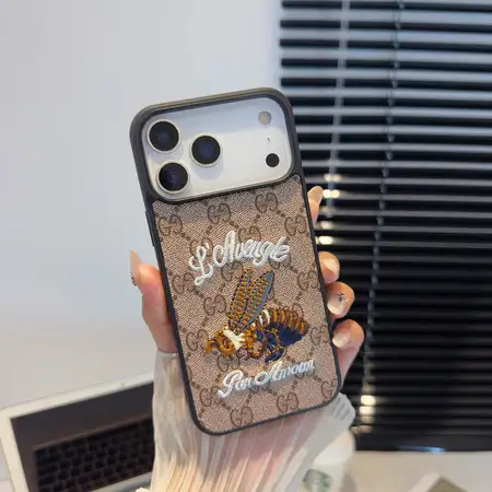 GUCCI 蜂 iphone18proケース