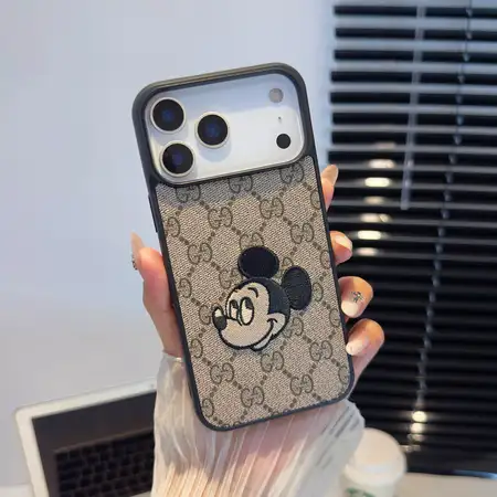 GUCCI iphone18promaxケース 刺繍 デザイン
