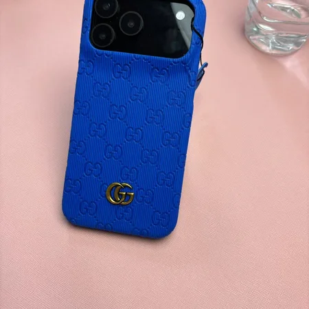 グッチ エンボスレザー iphone18proケース