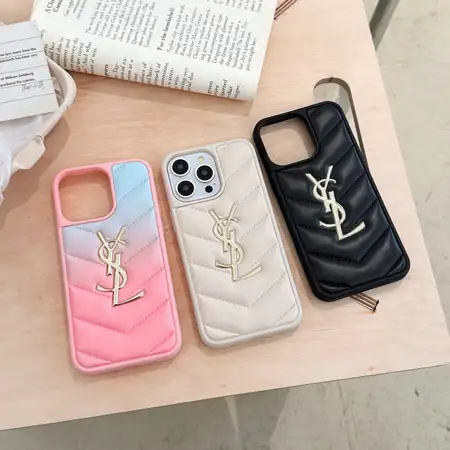 女性用 イヴサンローラン iphone18pro/18promaxケース キルティングレザー 箔押しロゴ ふわふわ 耐衝撃