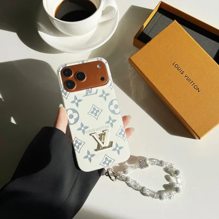 Louis Vuitton iphone18pro/18promax 携帯ケース  ホワイト モノグラム  手首 腕掛け ストラップ 落下防止 オシャレ 大人 可愛い