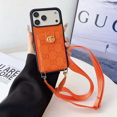 Gucci アイフォーン18proケース 縦向き ショルダー