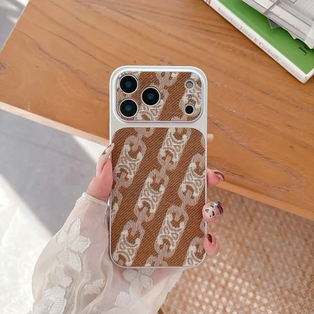 セリーヌ iphone18proケース 一体型 レンズ保護