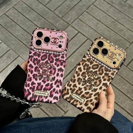 レオパード柄 豹柄 Chanel iphone18pro/18promaxケース ラインストーン装飾 落下防止 手首 ショートストラップ チャーム 大きいカメラ窓 