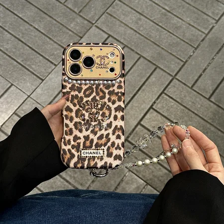 Chanel レオパード柄 iphone18proケース