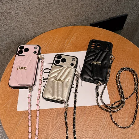 イヴサンローラン iphone18pro/18promaxケース スマホショルダー チェーン付き カサンドラロゴ カード収納 女性向け 斜めがけ 人気