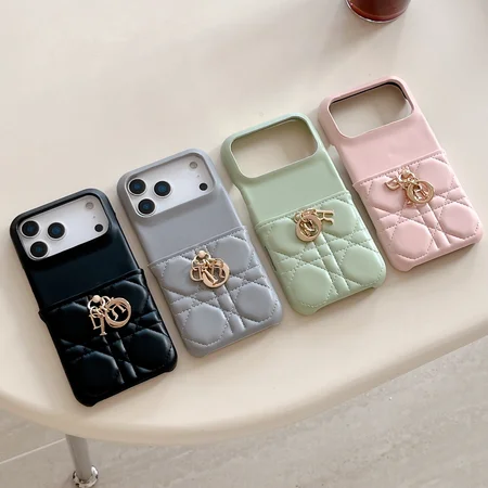 Lady Dior iphone18pro/18promaxケース カナージュ ラムスキン 背面 カード収納 おしゃれ バッグチャーム付き
