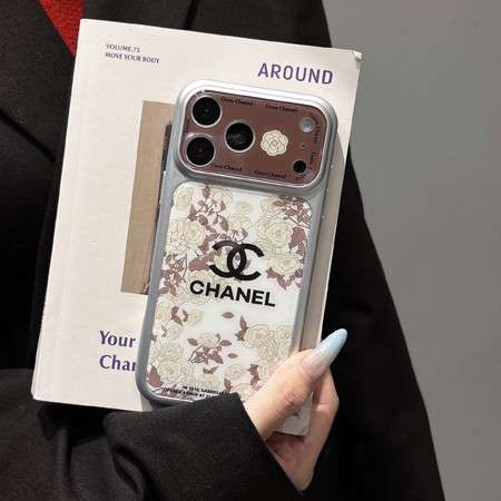シャネルiphone18pro/18promaxケース カメリア 花柄 ccロゴ プリント フチ高設計 レンズ保護 レディース 可愛い