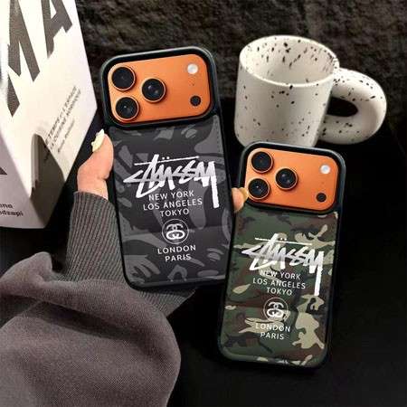 ステューシー iphone18pro/18promaxケース ダウンジャケット風 迷彩柄 ふわふわ 軽量 耐衝撃 アウトドア おしゃれ 