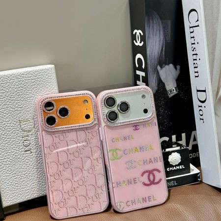 ピンク かわいい♡CHANEL iphone18pro/18 ケース 背面 ガラス キラキラ ラインストーン レンズ保護 大人 レディース おしゃれ 