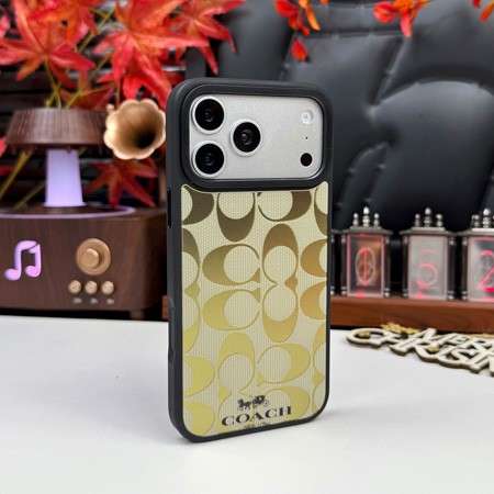 Coach シグネチャー iphone18promaxケース つや消し 肌感