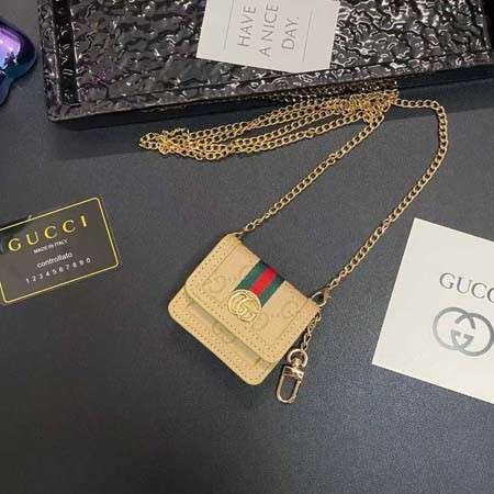 GUCCI エアーポッズ 第 5 世 代 ケース チェーン 付き