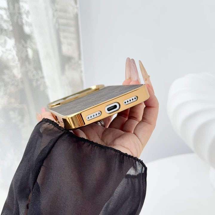セリーヌ トリオンフ柄 iphone18proケース