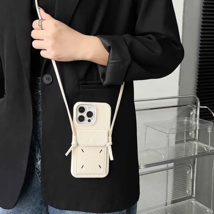 マルジェラ iphone18promaxケース スマホショルダー