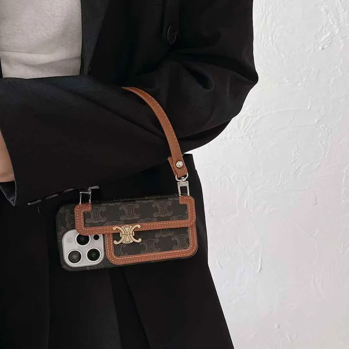 celine iphone18proケース 手首 ストラップ