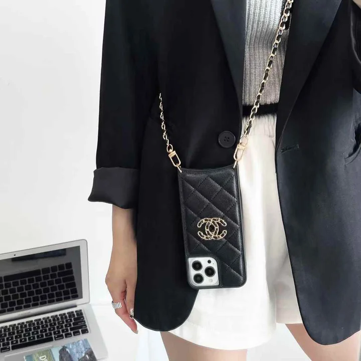 chanel iphone18proケースラムスキン ブラック