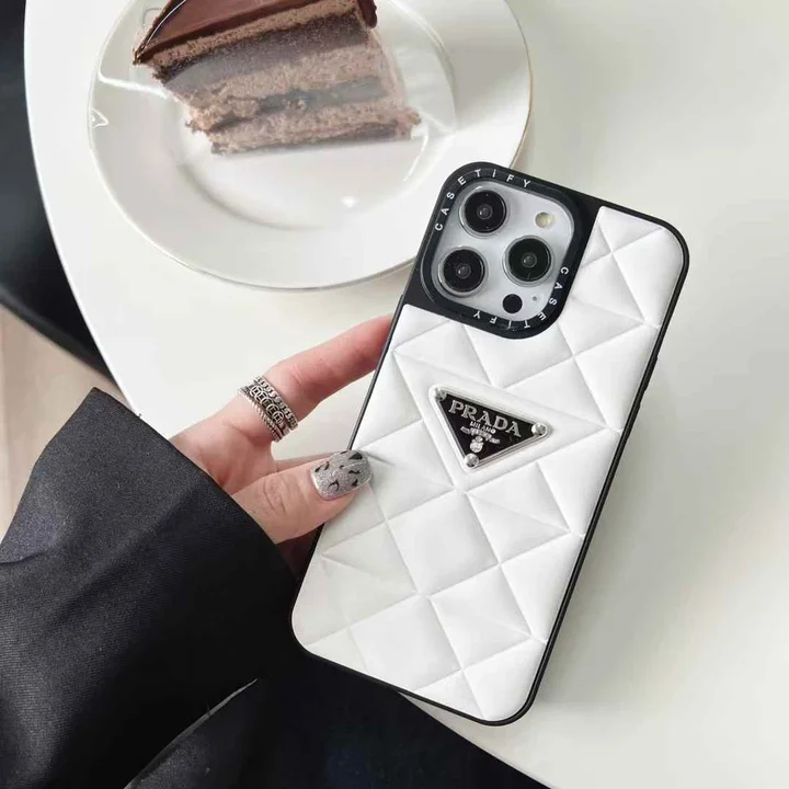 プラダ iphone18promaxスマホケース 白 黒