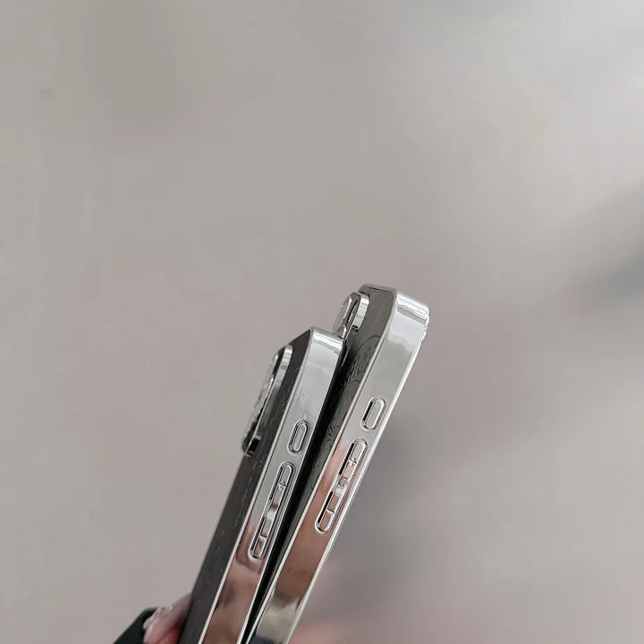 chrome hearts iphone18promaxケース 電気メッキ 縁取り