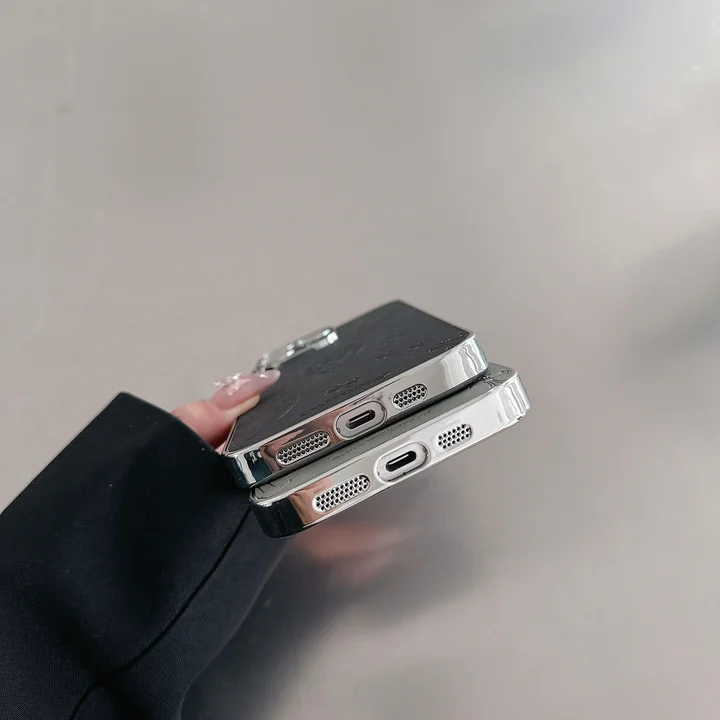 chrome hearts iphone18promaxケース 電気メッキ 縁取り