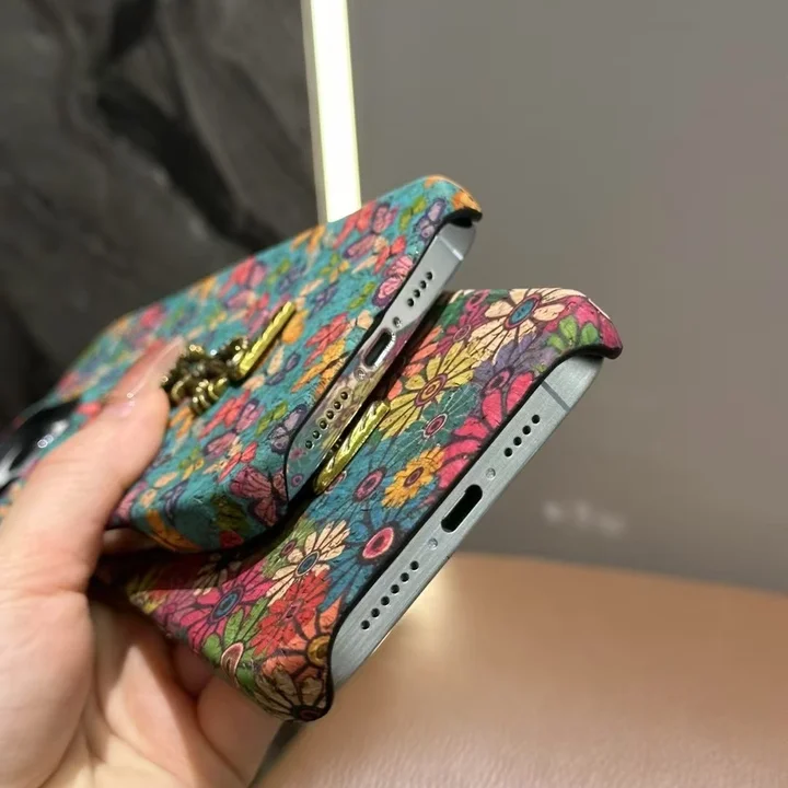 女性用 サンローラン アイフォン 18proケース 軽量 薄型