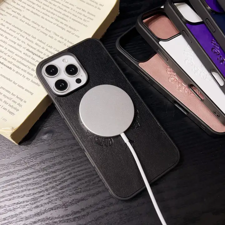 クロームハーツ iphone18proケース エンボスレザー