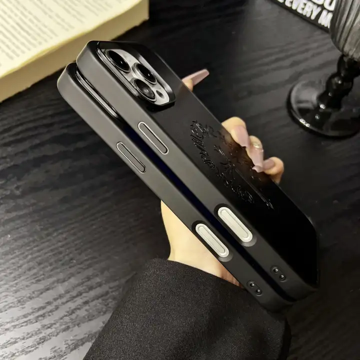 クロームハーツ 十字架 iphone18proケース