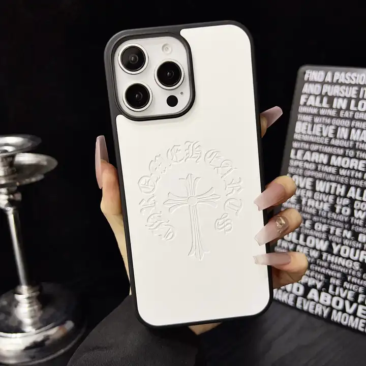 chrome hearts iphone18pro ケース マグネット搭載 ワイヤレス充電対応 