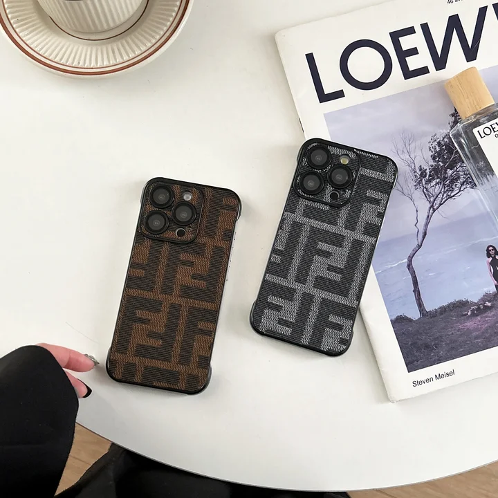 FENDI iphone18pro 耐衝撃ケース レンズ保護