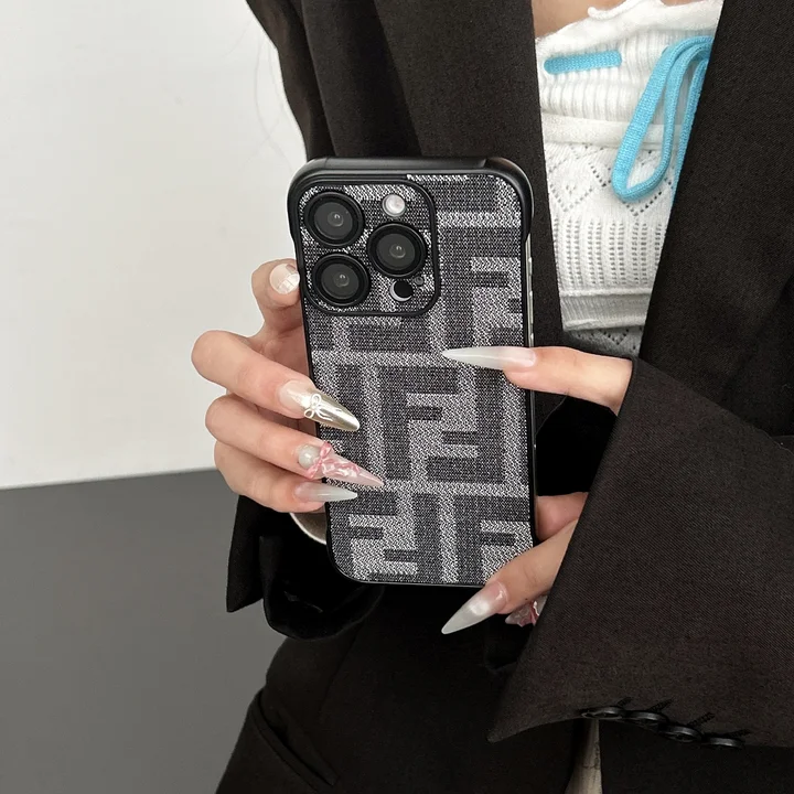 FENDI iphone18promaxケース FFロゴ レザー