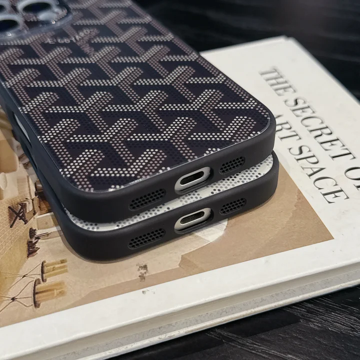 ゴヤール iphone18pro ガラスケース