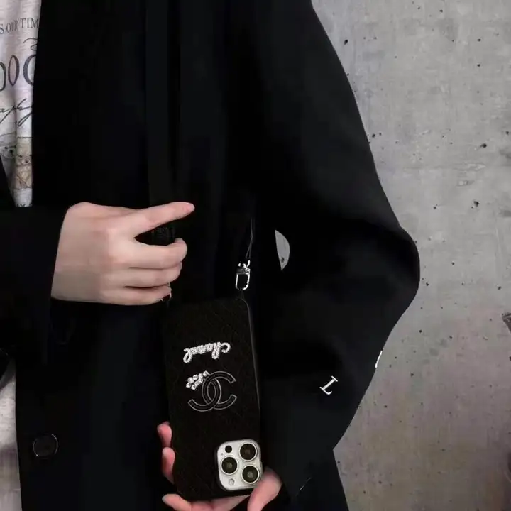 chanel iphone18proカバー 白