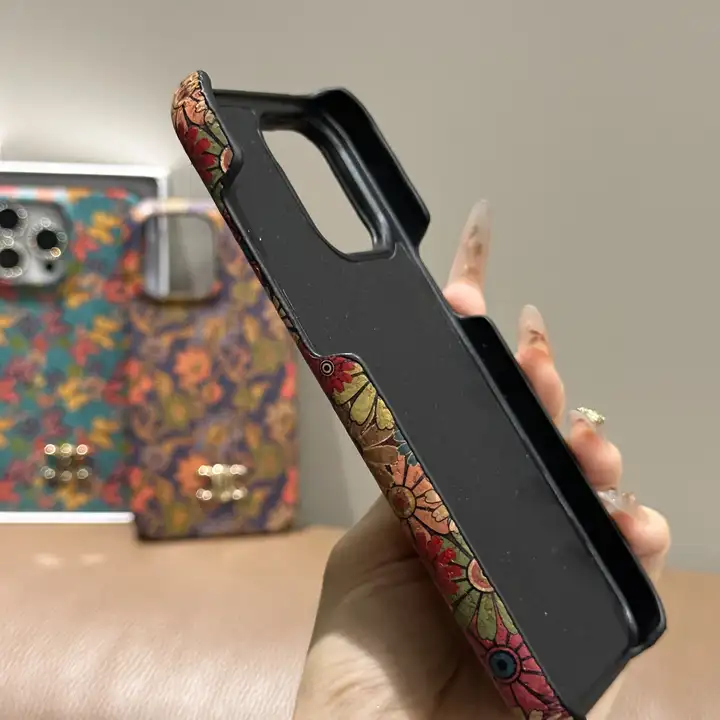 セリーヌ iphone18proケース 薄型 軽量