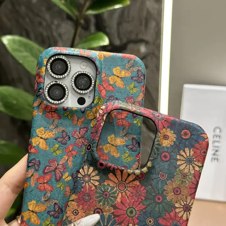 セリーヌ iphone18proケース 芸能人