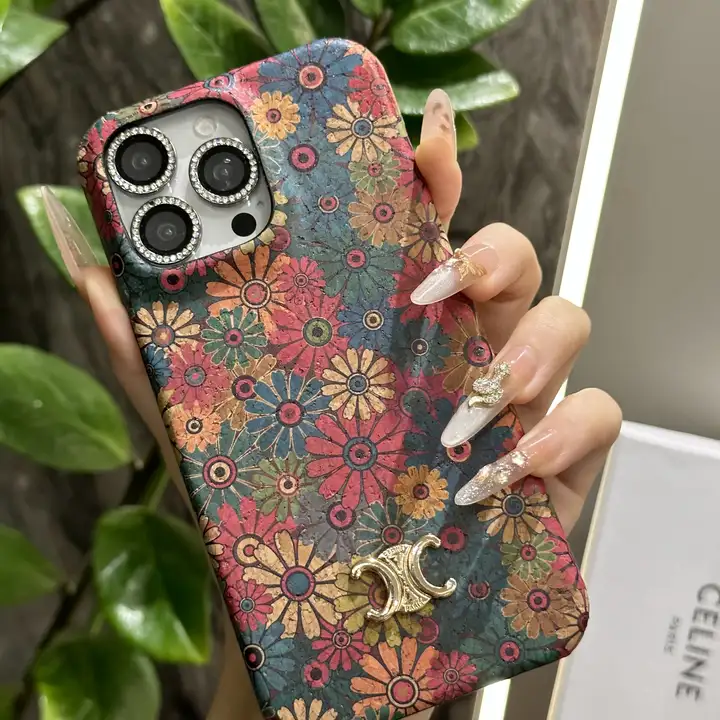 セリーヌ iphone18proケース 芸能人