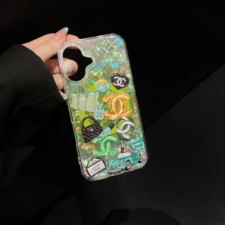 chanel iphone18promaxケース マンバグリーン 貝殻紋
