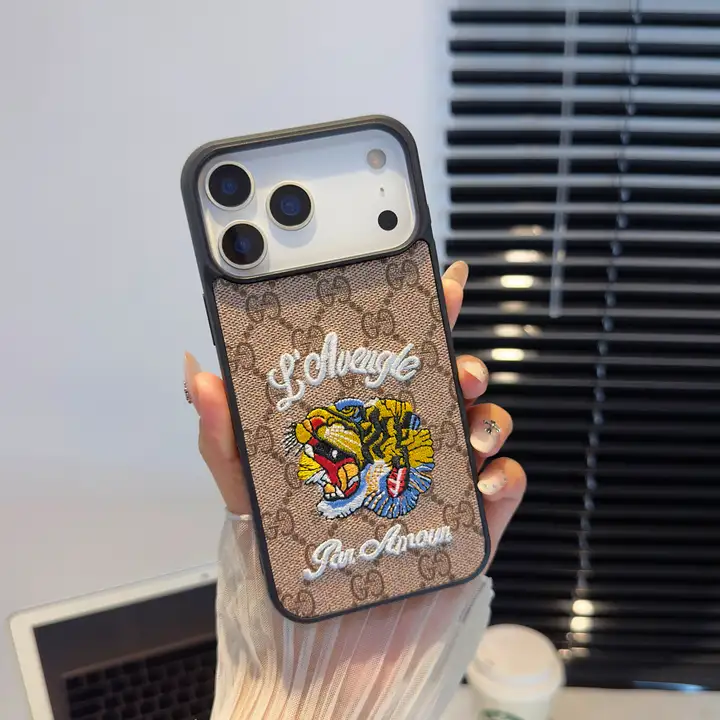 GUCCI iphone18pro スマホケース 虎 刺繍