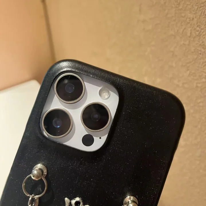 chrome hearts iphone18promaxケース バンド チェーン付き