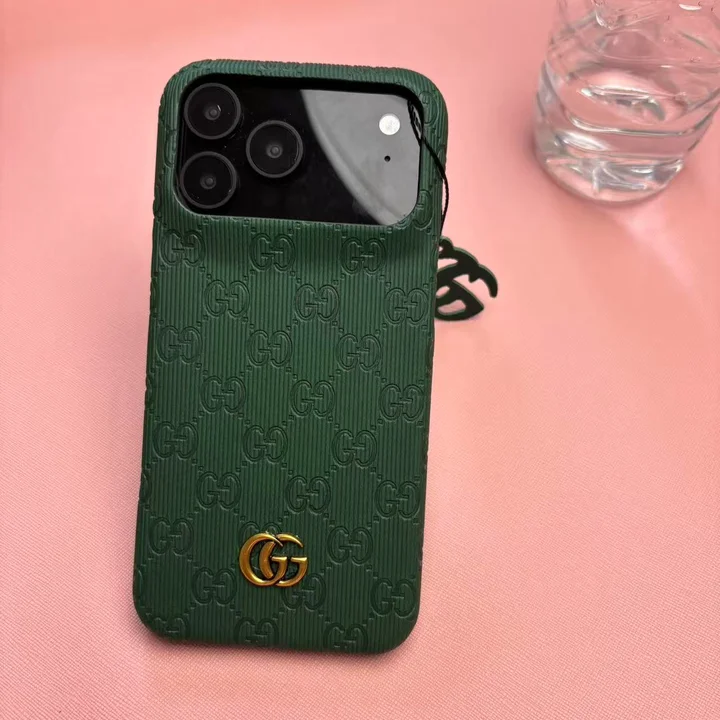 グッチ エンボスレザー iphone18proケース